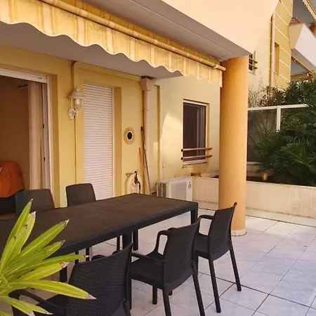 Apartamento Large With A 35 M Terrace