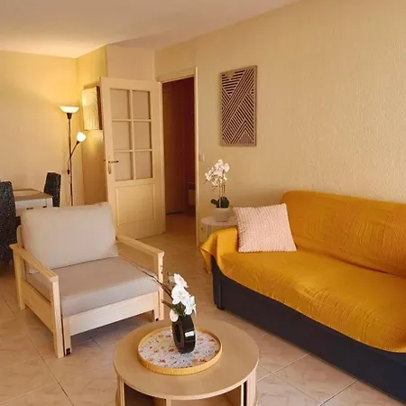 Large With A 35 M Terrace Apartamento
